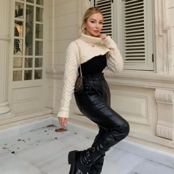 Zara Cable Knit long Sleeve crop sweater - Picture 4 of 17